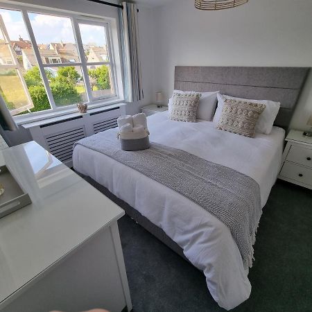 شقة Hightide - 2 Bed With Parking, Balcony & Sea View. سوانغه المظهر الخارجي الصورة