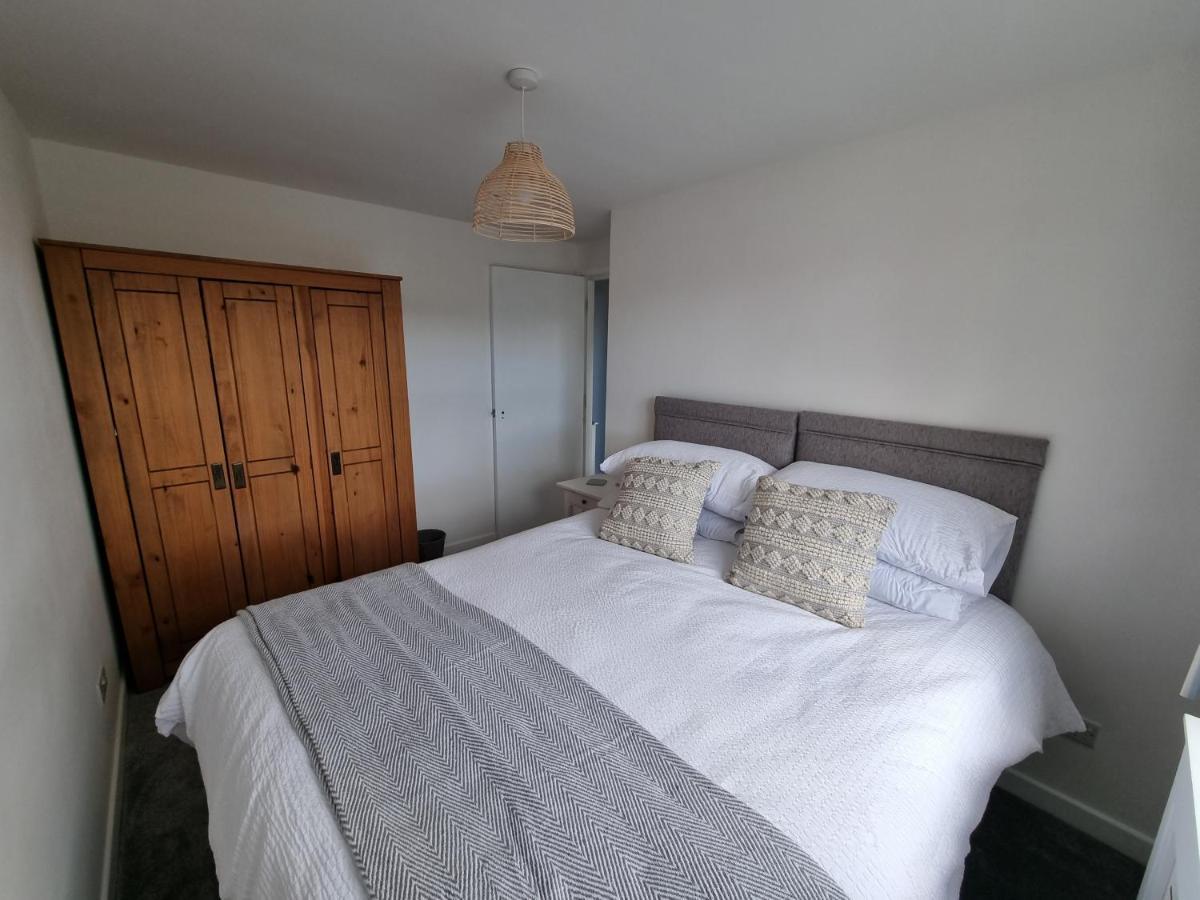 شقة Hightide - 2 Bed With Parking, Balcony & Sea View. سوانغه المظهر الخارجي الصورة