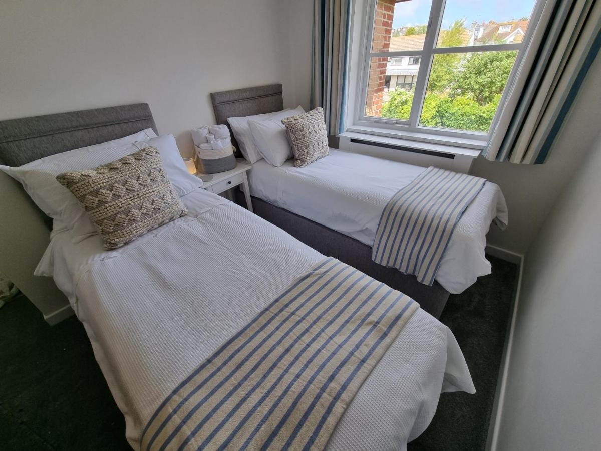 شقة Hightide - 2 Bed With Parking, Balcony & Sea View. سوانغه المظهر الخارجي الصورة