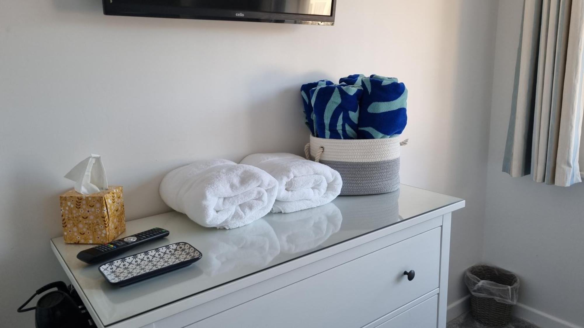 شقة Hightide - 2 Bed With Parking, Balcony & Sea View. سوانغه المظهر الخارجي الصورة