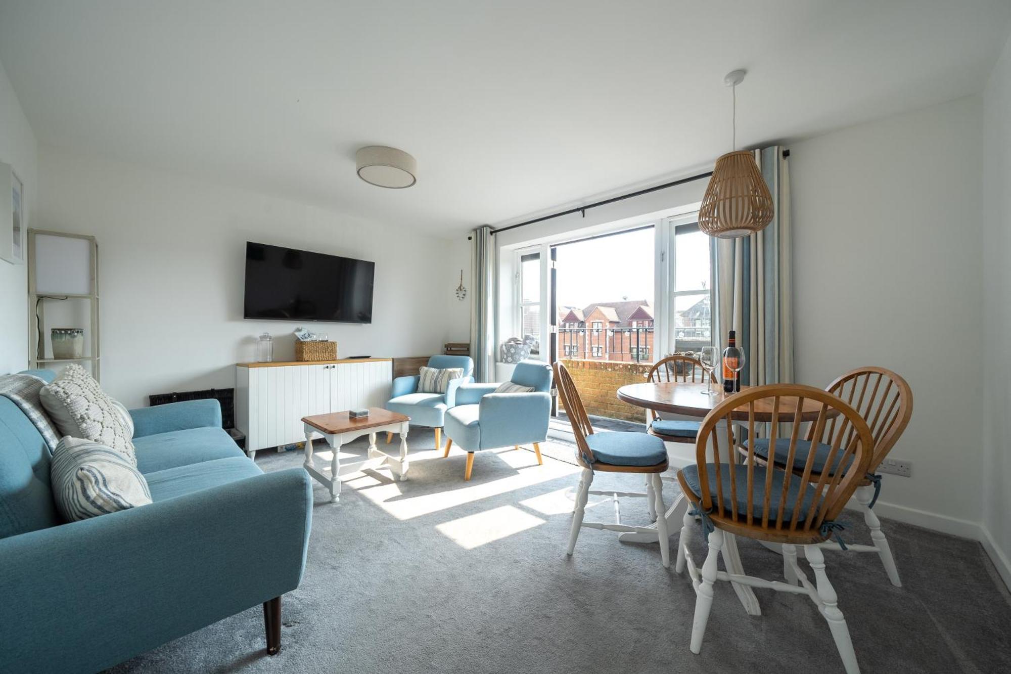 شقة Hightide - 2 Bed With Parking, Balcony & Sea View. سوانغه المظهر الخارجي الصورة